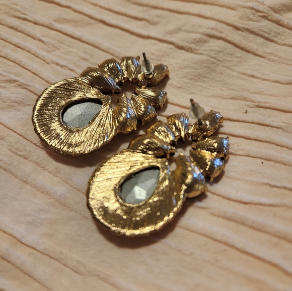 Anthropology statement earrings - Picture 6 of 8